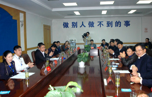 溧阳市青商会会员来江苏XPJ电缆集团参观、座谈