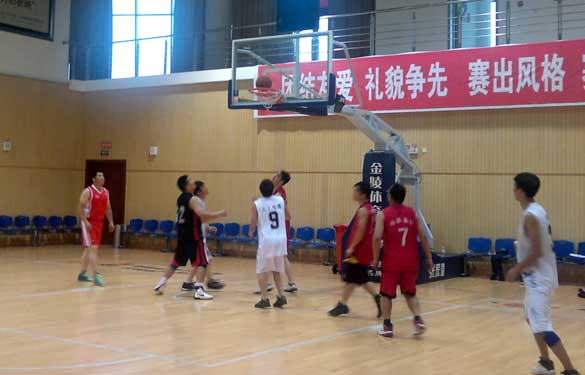 江苏XPJ电缆集团与溧阳市经信局举行篮球友谊赛